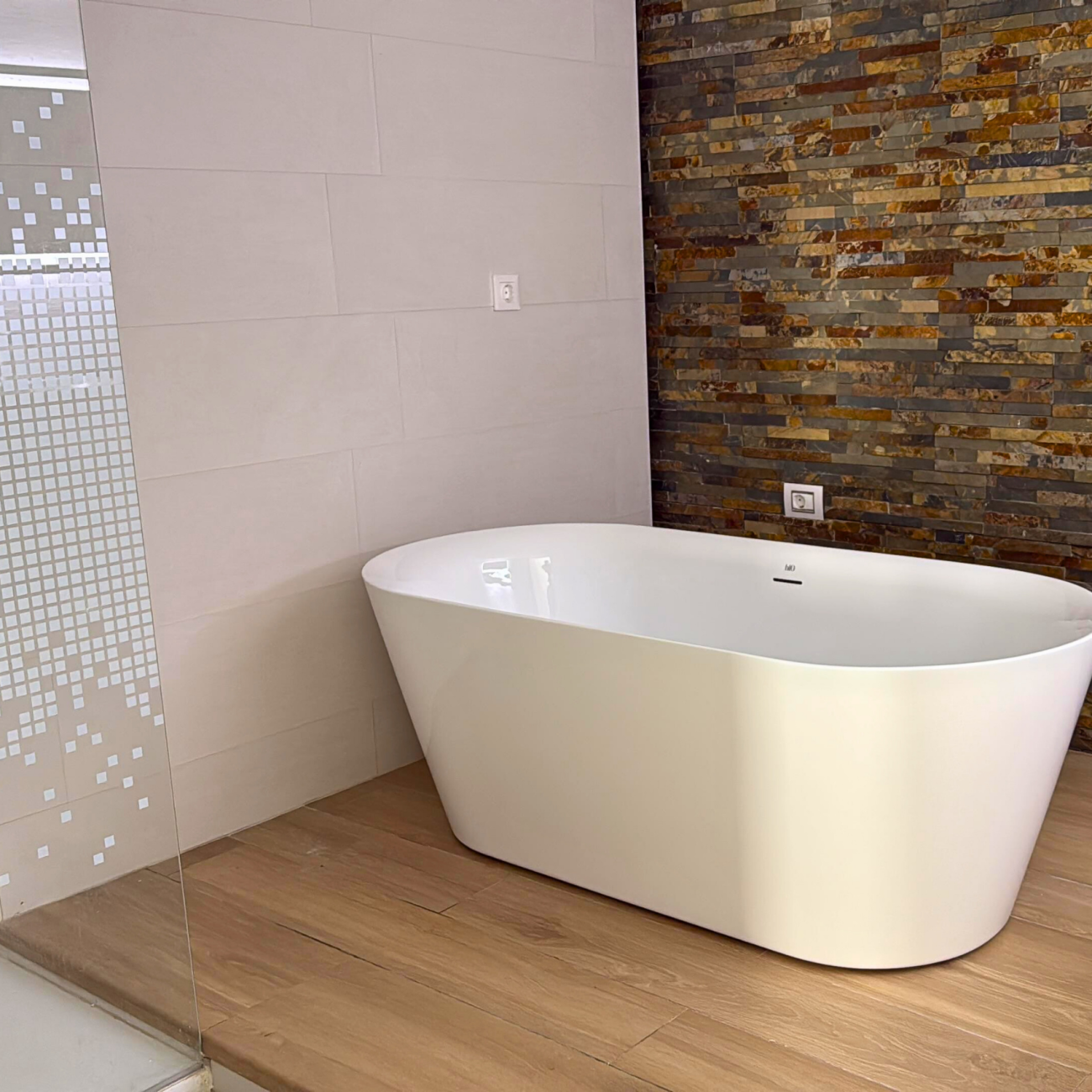 Reforma de baño integral en Tenerife por Constructa S.L