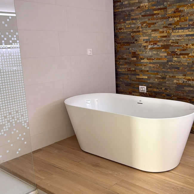 Reforma de baño integral en Tenerife por Constructa S.L